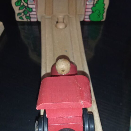 wooden train set by the British company BIGJIGS, 25 pieces including tracks-tunnel-bridge