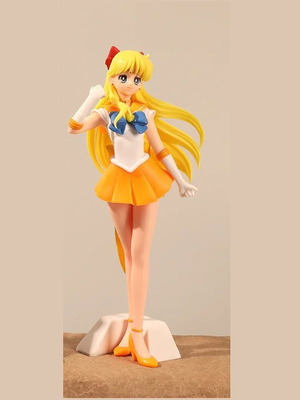 Sailor Venus figure new 22cm with support base
