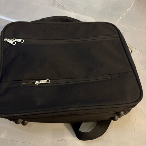 Desley Laptop Bag Briefcase like new with multiple compartments