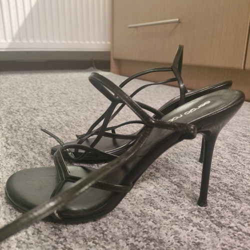 Sergio Rossi black 7-point sandals like new