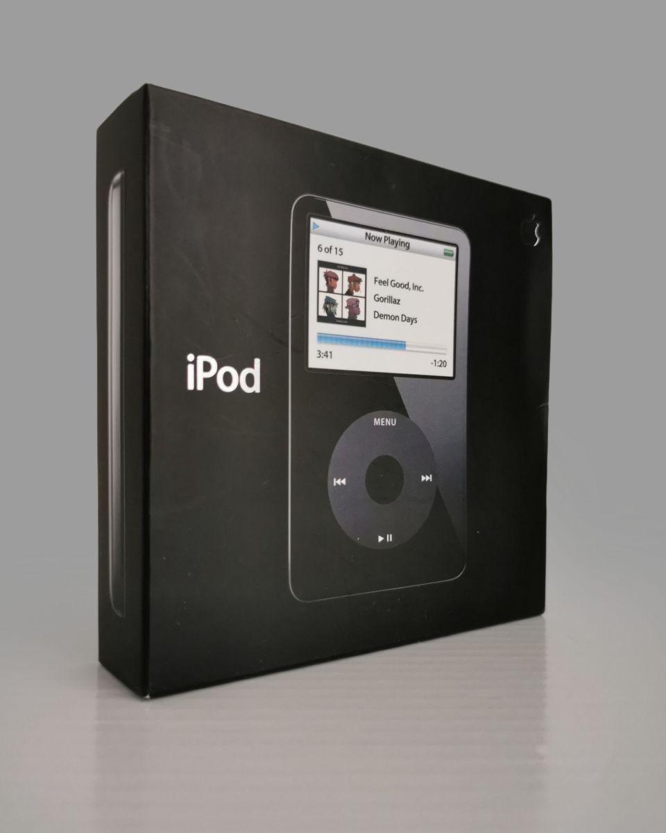 Apple iPod 第5世代30GB A1136 ブラック iPod Classic 第5世代 30GB A1136 ブラック モデル MA146J/A 動作良好