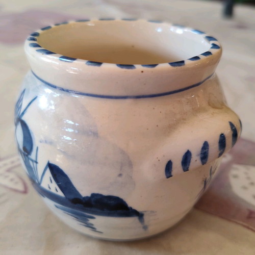 Vintage Delft Blue vase from Holland new with handmade design