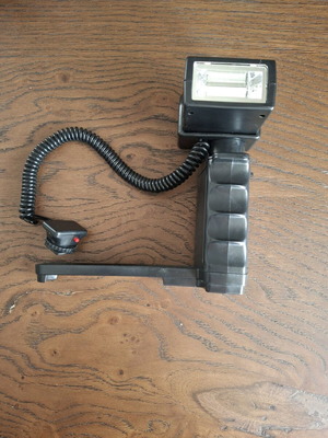 Flash used, functional in very good condition