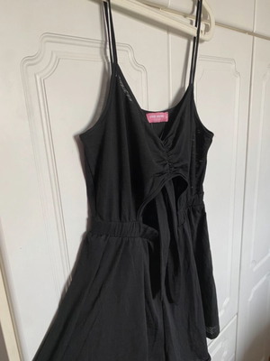 Pink Woman short romper with front opening like new, black