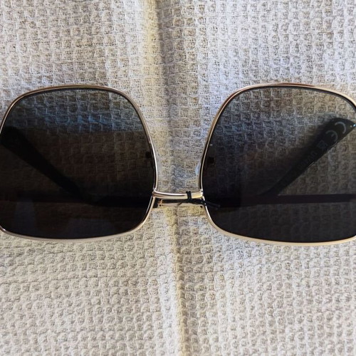 Solo-Solis NDL2808 sunglasses new with gold finish and dark green lenses