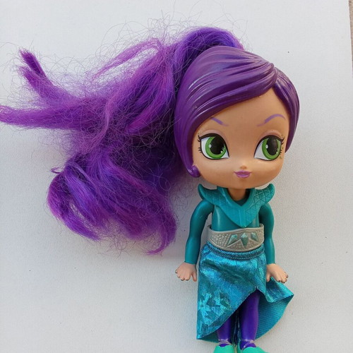 Zeta doll from Shimmer and Shine used