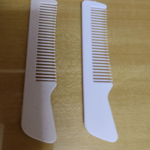 Travel combs new, set of two