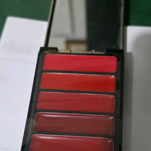 L.A. Angel Pop Red Lip Palette new with 6 red shades