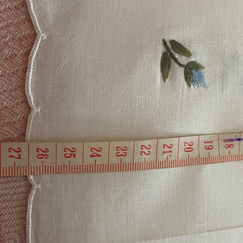 Vintage embroidered napkins clothespins set of 4