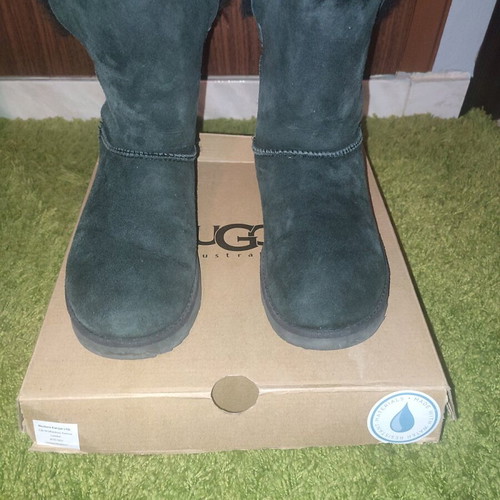 UGG Kyra women's black boots like new, size 37