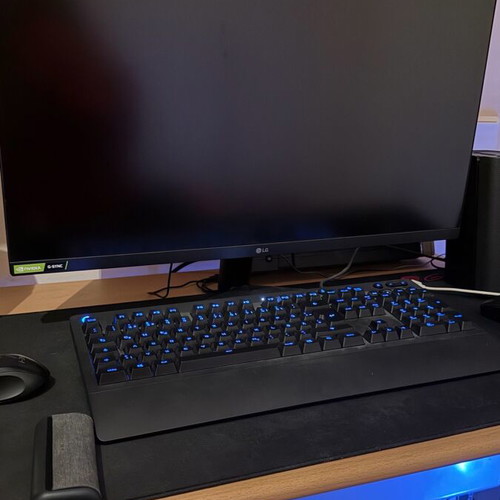 LG 27GN60R-B 27″ gaming monitor used