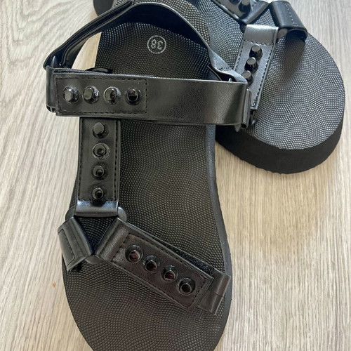 Goth alternative flatform sandals new with studs black size 38
