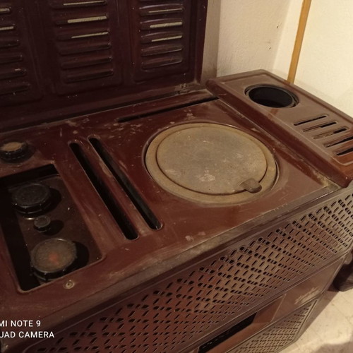 Oil heater with ventilator used, gift chimney included