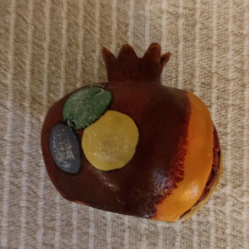 Ceramic pomegranate hand-painted, like new