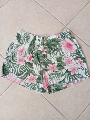 Girls' shorts size L 40 12 new, colorful, airy design