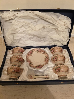 Limoges porcelain tea and coffee set for 6 in case new