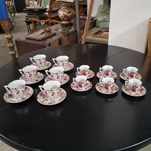 Coffee cup set like new, 12 pieces