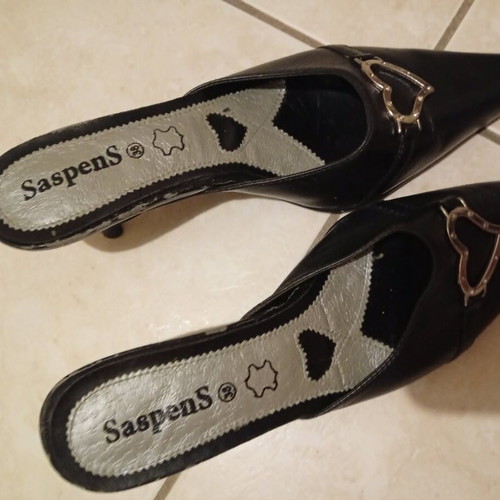 Saspens black leather mules with heart buckle, size 38
