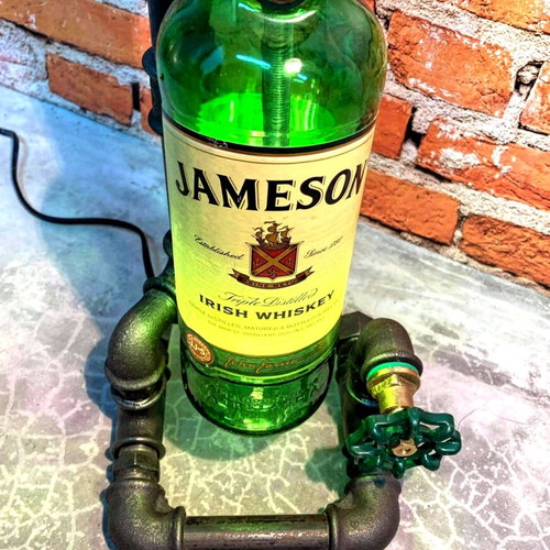 Φωτιστικό γραφείου Jameson βιομηχανικού στυλ από σιδερένιους σωλήνες