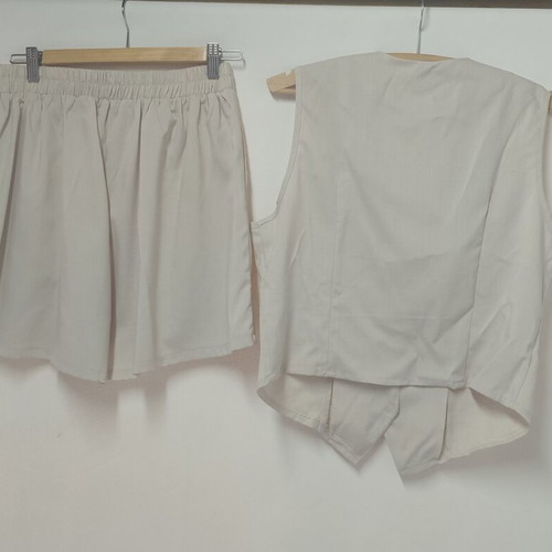 Shorts and sleeveless vest set beige size L, like new