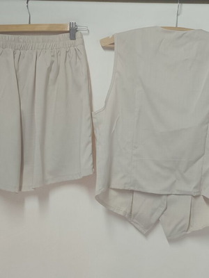 Shorts and sleeveless vest set beige size L, like new