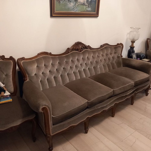 Furniture set with sofa and 4 chairs like new