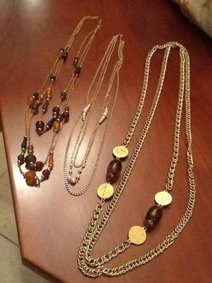 Vintage necklaces like new, set of 3, gold and brown colors