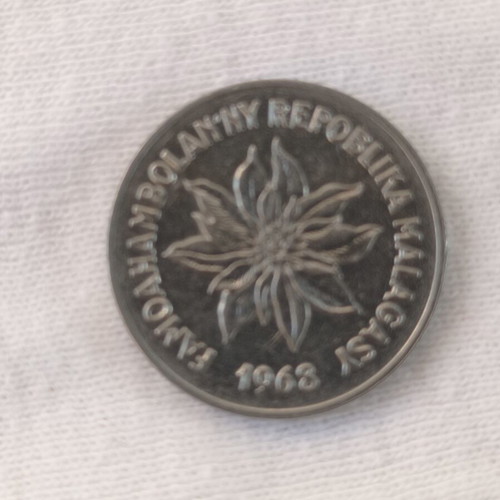 Madagascar 1968 5 Francs coin like new
