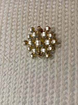 Brooch with rhinestones like new