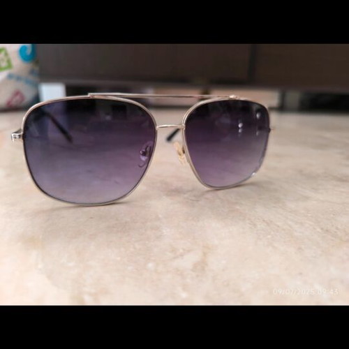 Guess sunglasses new authentic