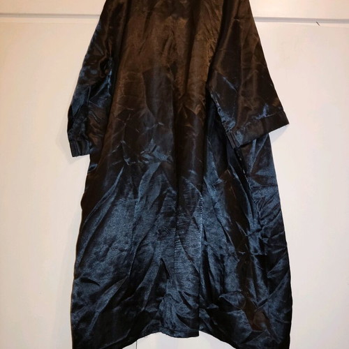 2 women's robes like new, one cream and one black with flower detail