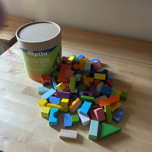 Wooden building blocks like new, 195 pieces, multicolored