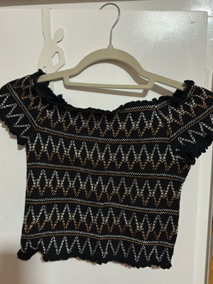 Attrattivo Off The Shoulders Blouse XS Like New Black