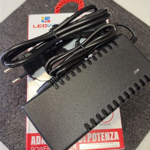 Leovin 12V 10A 120W power adapter new, 5.5x2.1mm plug