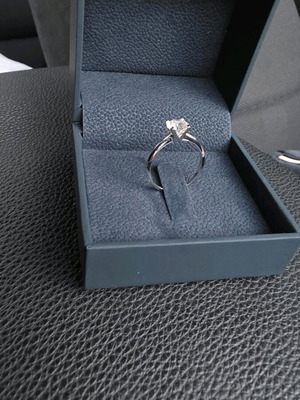 Пръстен с естествен диамант 1.04 карата бяло злато 14К нов