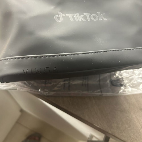 Vinga TikTok travel pouch new, black
