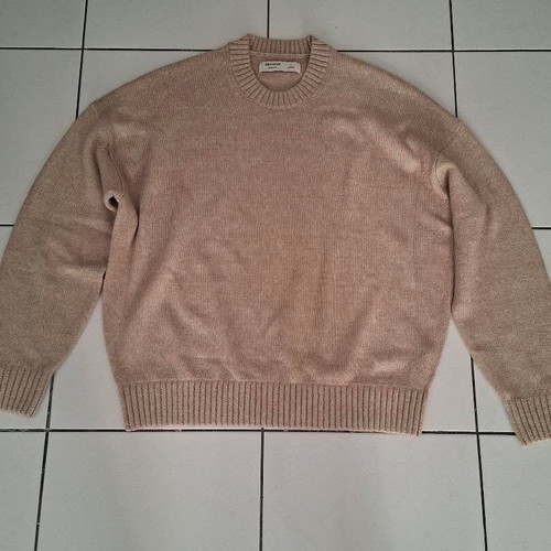 Hollister beige sweater like new, size L