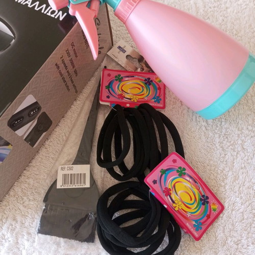 Hair dryer 2000W and accessories new, used hair straightener included