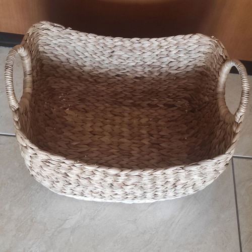 Large wicker basket with handles like new