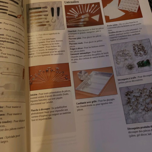 Décors et Présentations book like new, French language