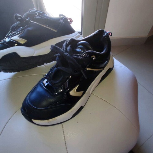 Tommy Hilfiger sneakers black like new, athletic size 39