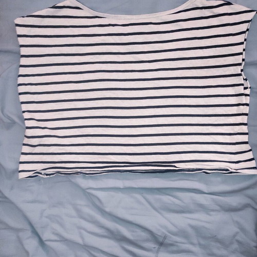 Striped Slouchy Crop Top Bershka like new, beige with blue stripes