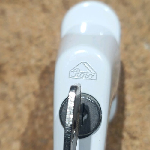 Roto aluminum or synthetic window door handle with key like new