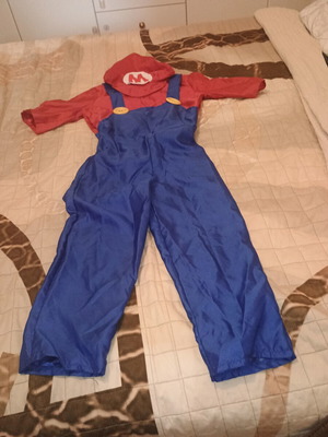 Αποκριάτικη στολή Super Mario σαν καινούργιο για 6 ετών