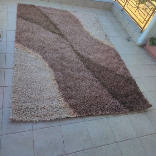 Shaggy Rissi rug used, 300cm x 200cm, earth tones