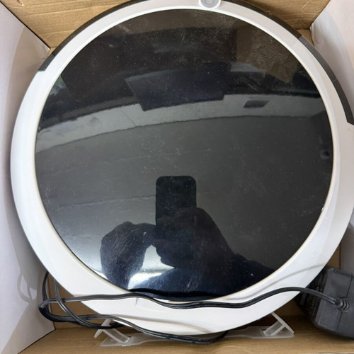 Smart Vacuum Cleaner like new, battery may need replacement