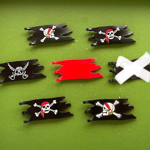 Playmobil pirate flags like new