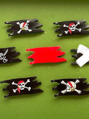 Playmobil pirate flags like new