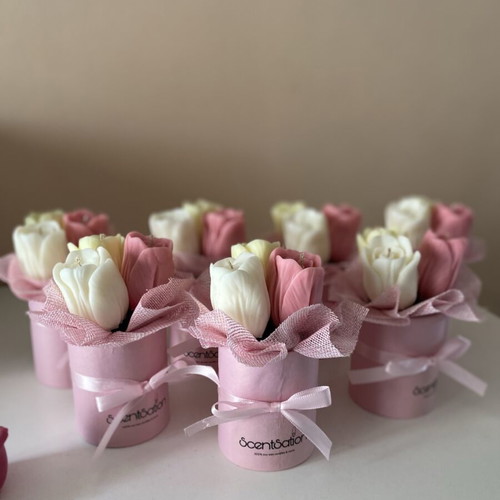 Aromatic Handmade Soy Wax Bouquet with Salty Caramel Scent