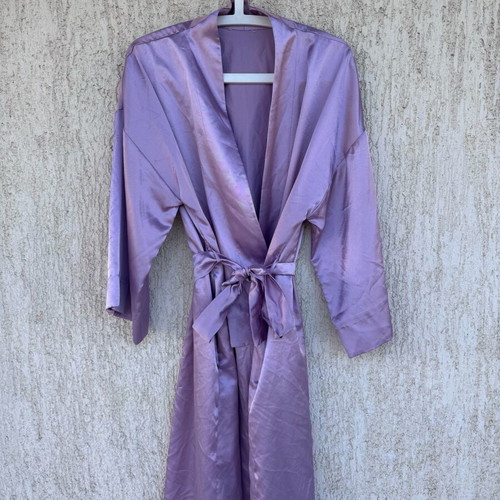 Lilac satin kimono robe like new, one size, pink purple